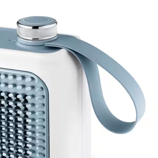 ⁦دفاية بمروحة ديلونجي Capsule Desk Ceramic، بقوة 360 وات، ازرق فاتح - HFX10B03.LB⁩ - الصورة ⁦2⁩
