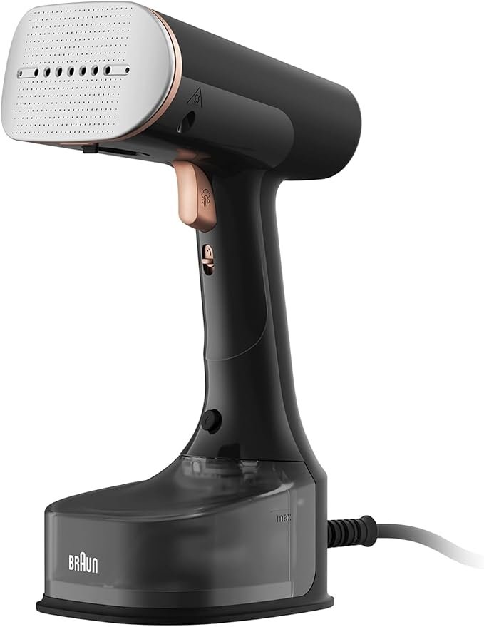 براون كويك ستايل 7 GS7077BK، مكواة بخار عمودية مزودة بلوح تسخين مزدوج FreeGlide 3D، تسخين سريع، بخار 35 غ/دقيقة، سعة 250 مل، كابل بطول 3 أمتار، 1600 واط، لون أسود